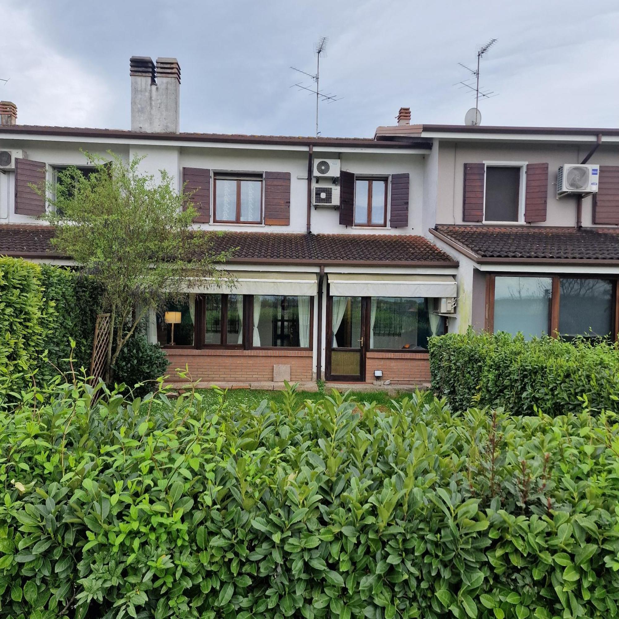 Residenza Vittoria Villa Bagnolo San Vito Kültér fotó